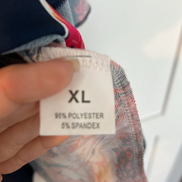 Off the shoulder women’s top - Picture 5 of 7